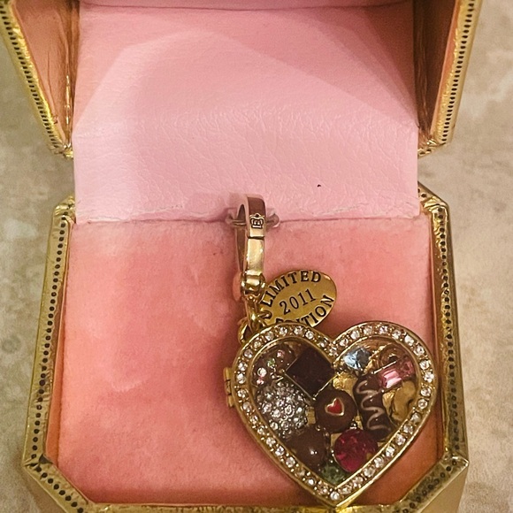 Juicy couture charm - Picture 3 of 3